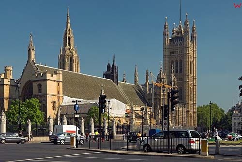 Londyn, Westminister widok z Parliament St. na budynek parlamentu.